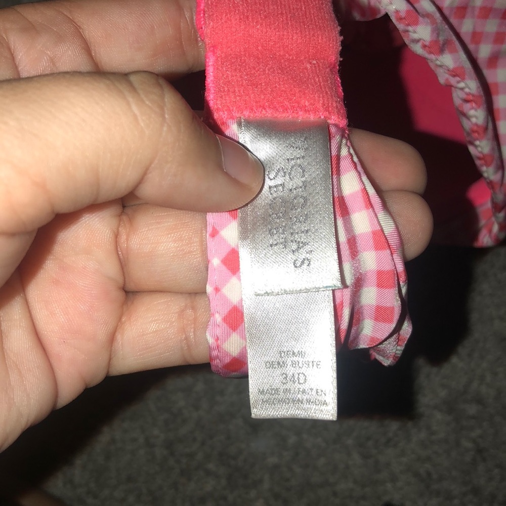 Victoria Secret Bra - Picture 3 of 3